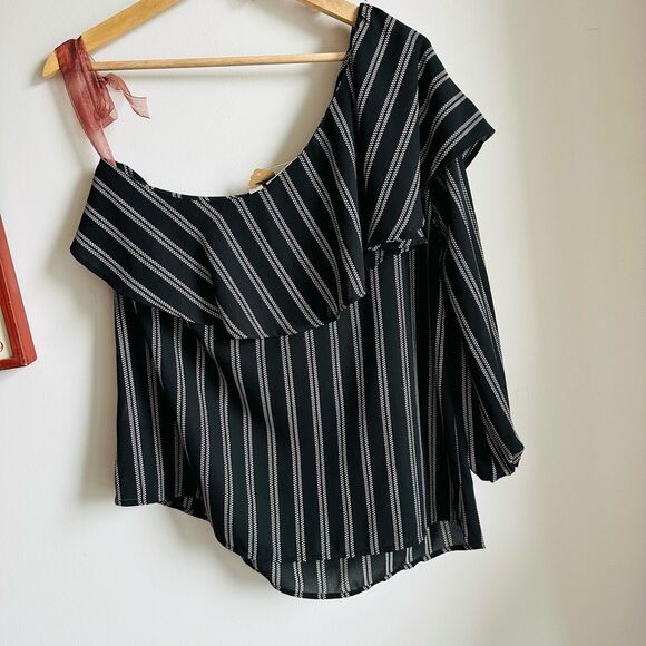 Halogen Pinstripe One Shoulder Ruffle Chiffon Blouse – Size Medium - Picture 7 of 9